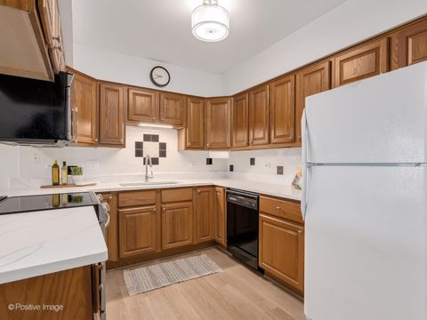 Tiny photo for 27 S Waiola Avenue #302, La Grange, IL 60525 (MLS # 12595779)