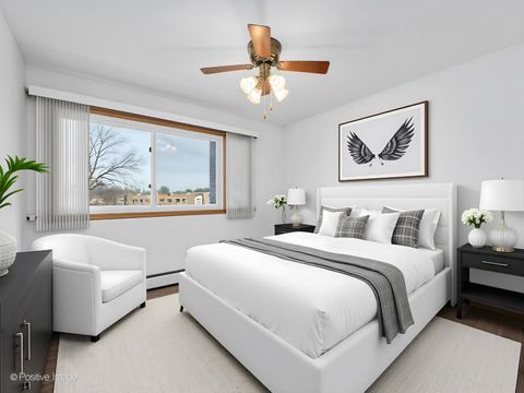 Tiny photo for 27 S Waiola Avenue #302, La Grange, IL 60525 (MLS # 12595779)