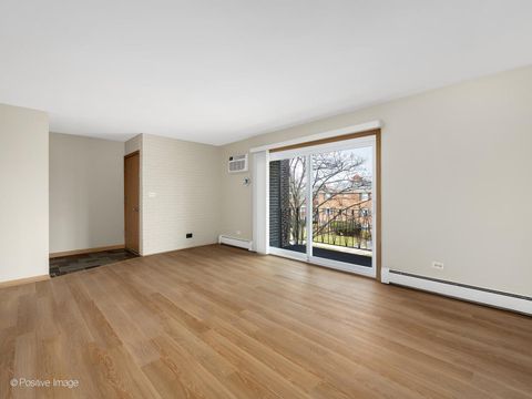 Tiny photo for 27 S Waiola Avenue #302, La Grange, IL 60525 (MLS # 12595779)