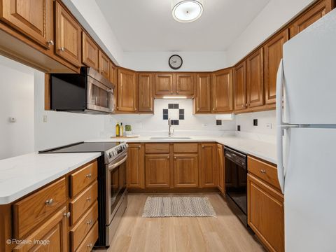 Tiny photo for 27 S Waiola Avenue #302, La Grange, IL 60525 (MLS # 12595779)