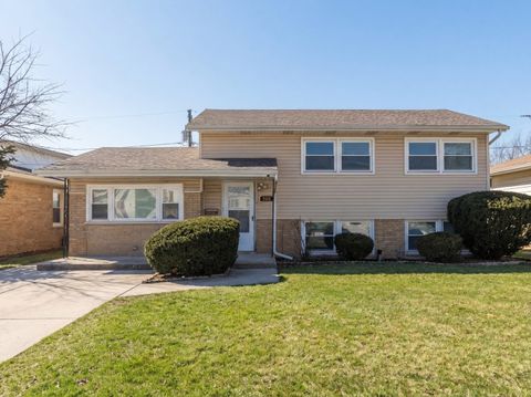 Photo of 382 Chappel Avenue, Calumet City, IL 60409 (MLS # 12603264)