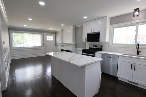 Tiny photo for 2853 140th Place, Blue Island, IL 60406 (MLS # 12670456)