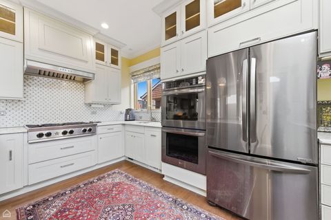 Tiny photo for 1516 W Sherwin Avenue, Chicago, IL 60626 (MLS # 12613580)