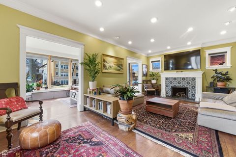 Tiny photo for 1516 W Sherwin Avenue, Chicago, IL 60626 (MLS # 12613580)
