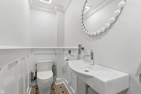Tiny photo for 1516 W Sherwin Avenue, Chicago, IL 60626 (MLS # 12613580)