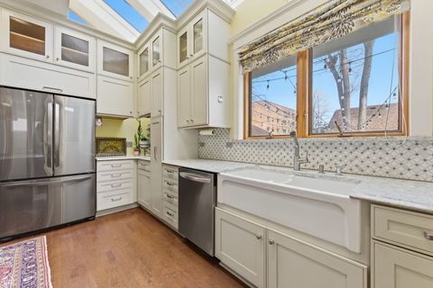 Tiny photo for 1516 W Sherwin Avenue, Chicago, IL 60626 (MLS # 12613580)