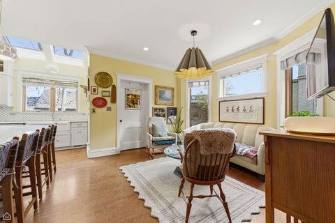 Tiny photo for 1516 W Sherwin Avenue, Chicago, IL 60626 (MLS # 12613580)