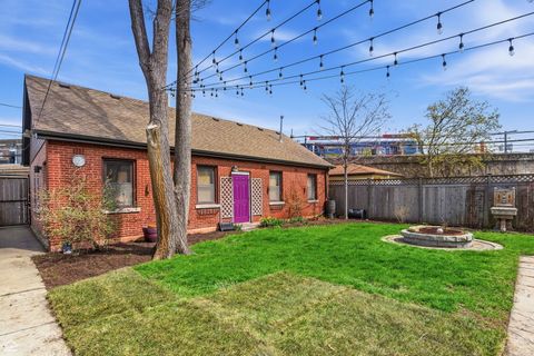 Tiny photo for 1516 W Sherwin Avenue, Chicago, IL 60626 (MLS # 12613580)