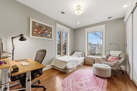 Tiny photo for 1516 W Sherwin Avenue, Chicago, IL 60626 (MLS # 12613580)