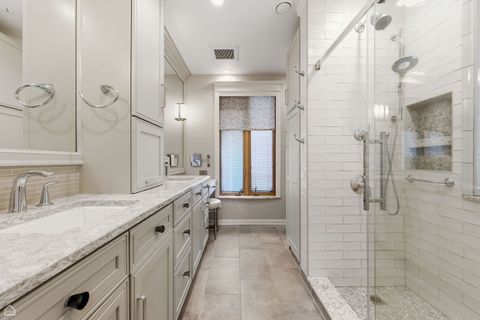 Tiny photo for 1516 W Sherwin Avenue, Chicago, IL 60626 (MLS # 12613580)