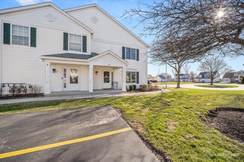 Tiny photo for 746 Fieldcrest Drive #B, South Elgin, IL 60177 (MLS # 12593767)