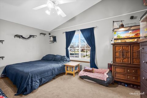 Tiny photo for 746 Fieldcrest Drive #B, South Elgin, IL 60177 (MLS # 12593767)