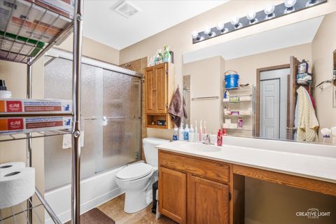 Tiny photo for 746 Fieldcrest Drive #B, South Elgin, IL 60177 (MLS # 12593767)