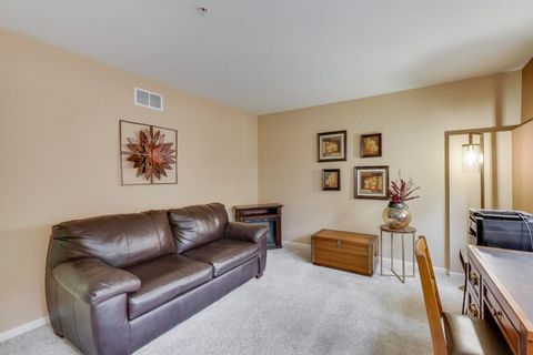 Tiny photo for 934 Tuscany Drive, Streamwood, IL 60107 (MLS # 12525421)
