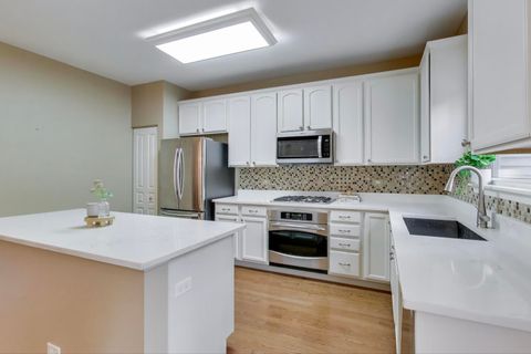 Tiny photo for 934 Tuscany Drive, Streamwood, IL 60107 (MLS # 12525421)