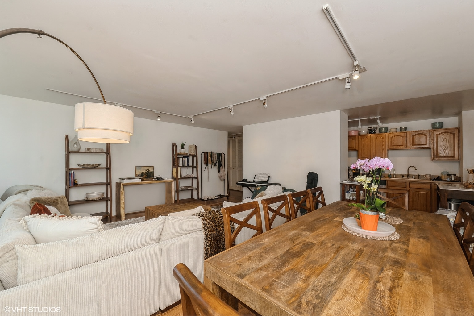 4250 N Marine Drive 1511