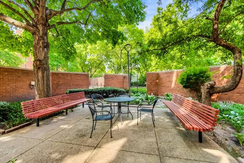 Tiny photo for 901 S PLYMOUTH Court #1606, Chicago, IL 60605 (MLS # 12467306)