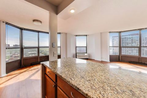 Tiny photo for 901 S PLYMOUTH Court #1606, Chicago, IL 60605 (MLS # 12467306)