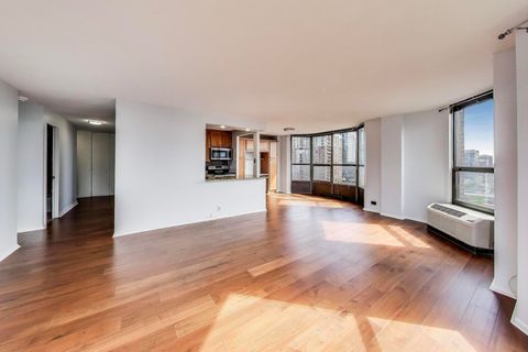 Tiny photo for 901 S PLYMOUTH Court #1606, Chicago, IL 60605 (MLS # 12467306)