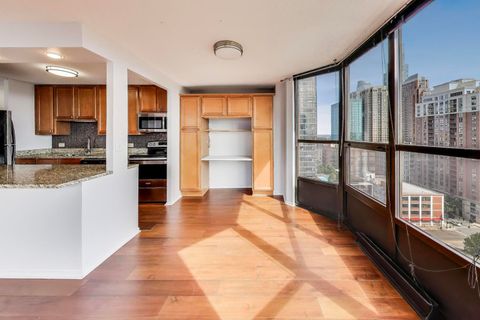 Tiny photo for 901 S PLYMOUTH Court #1606, Chicago, IL 60605 (MLS # 12467306)