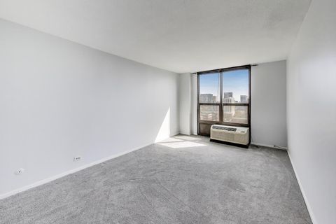 Tiny photo for 901 S PLYMOUTH Court #1606, Chicago, IL 60605 (MLS # 12467306)