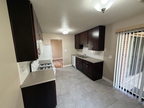 Tiny photo for 924 Surrey Drive #1A, Schaumburg, IL 60193 (MLS # 12504095)