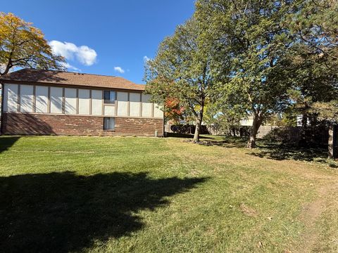 Tiny photo for 924 Surrey Drive #1A, Schaumburg, IL 60193 (MLS # 12504095)