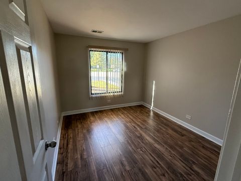 Tiny photo for 924 Surrey Drive #1A, Schaumburg, IL 60193 (MLS # 12504095)