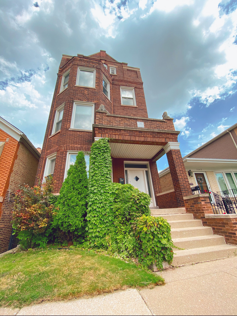 Photo 1 of 11 — 3347 S Emerald Avenue 1, Chicago, IL 60616