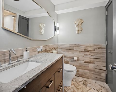 Tiny photo for 320 W Oakdale Avenue #801, Chicago, IL 60657 (MLS # 12404437)
