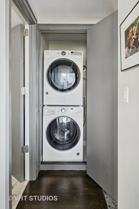 Tiny photo for 320 W Oakdale Avenue #801, Chicago, IL 60657 (MLS # 12404437)