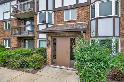 Tiny photo for 6816 Joliet Road #4, Indian Head Park, IL 60525 (MLS # 12748591)