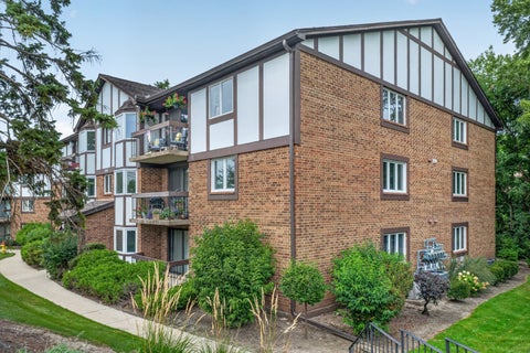 Photo of 6816 Joliet Road #4, Indian Head Park, IL 60525 (MLS # 12748591)