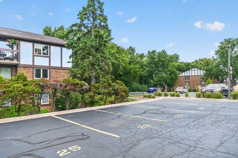 Tiny photo for 6816 Joliet Road #4, Indian Head Park, IL 60525 (MLS # 12748591)
