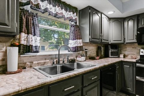 Tiny photo for 2208 Fletcher Street, Urbana, IL 61801 (MLS # 12492425)