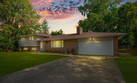 Tiny photo for 2208 Fletcher Street, Urbana, IL 61801 (MLS # 12492425)