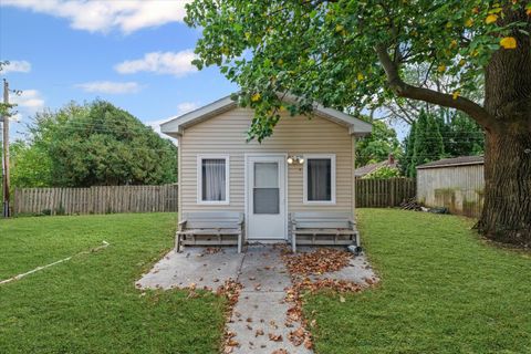 Tiny photo for 2208 Fletcher Street, Urbana, IL 61801 (MLS # 12492425)