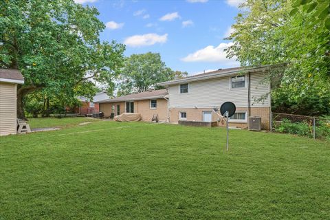 Tiny photo for 2208 Fletcher Street, Urbana, IL 61801 (MLS # 12492425)