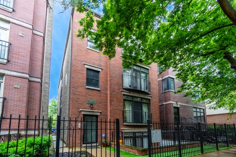 Photo of 1425 W Fillmore Street #1, Chicago, IL 60607 (MLS # 12682944)