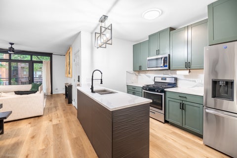 Tiny photo for 1425 W Fillmore Street #1, Chicago, IL 60607 (MLS # 12682944)
