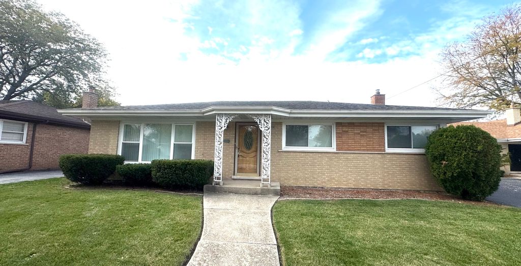 Photo for 16856 School Street, South Holland, IL 60473 (MLS # 12506119)