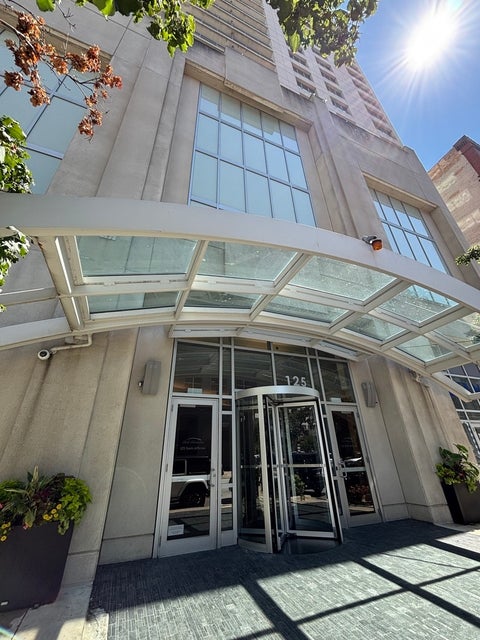 Photo of 125 S Jefferson Street #2206, Chicago, IL 60661 (MLS # 12742450)
