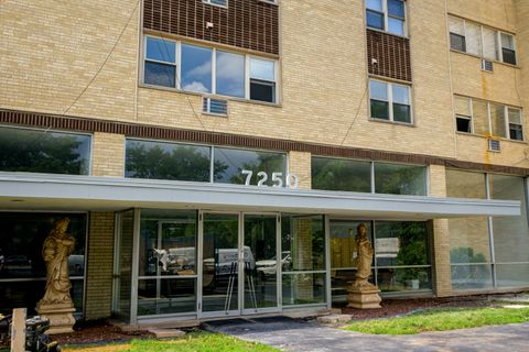 7250 N Western Avenue 404 Chicago IL 60645