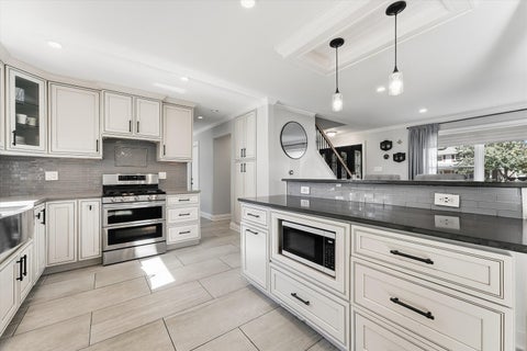 Tiny photo for 748 Milbeck Court, Elk Grove Village, IL 60007 (MLS # 12784290)