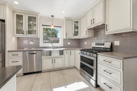 Tiny photo for 748 Milbeck Court, Elk Grove Village, IL 60007 (MLS # 12784290)