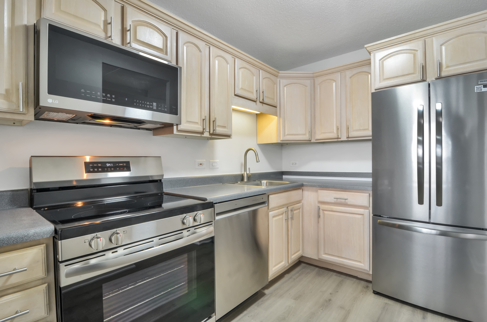 405 N WABASH Avenue 5106