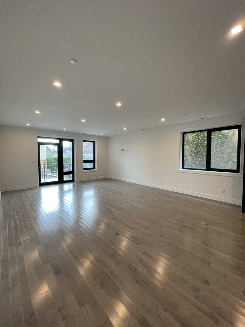 719 N Elizabeth Street 2