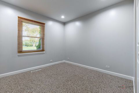 Tiny photo for 533 Cherry Lane, Glenview, IL 60025 (MLS # 12520243)