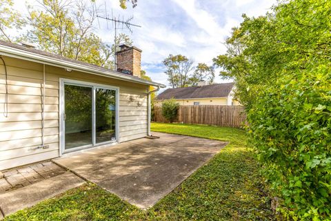 Tiny photo for 533 Cherry Lane, Glenview, IL 60025 (MLS # 12520243)