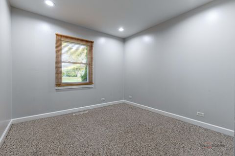 Tiny photo for 533 Cherry Lane, Glenview, IL 60025 (MLS # 12520243)